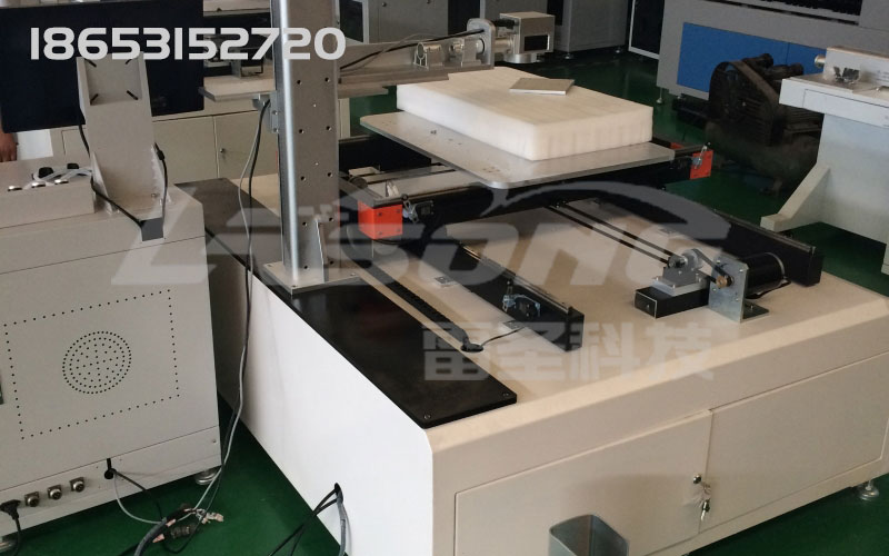 大幅面激光打標機 現場(chǎng)