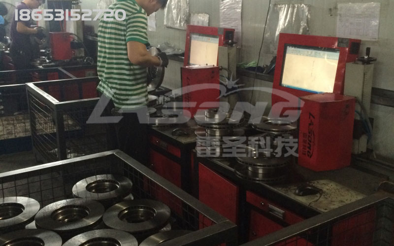 氣動(dòng)剎車(chē)盤(pán)打標機 生產(chǎn)現場(chǎng)